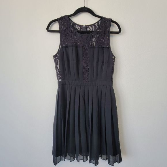 BCBGeneration Black Lace Dress Size 6 NWT - Picture 1 of 14